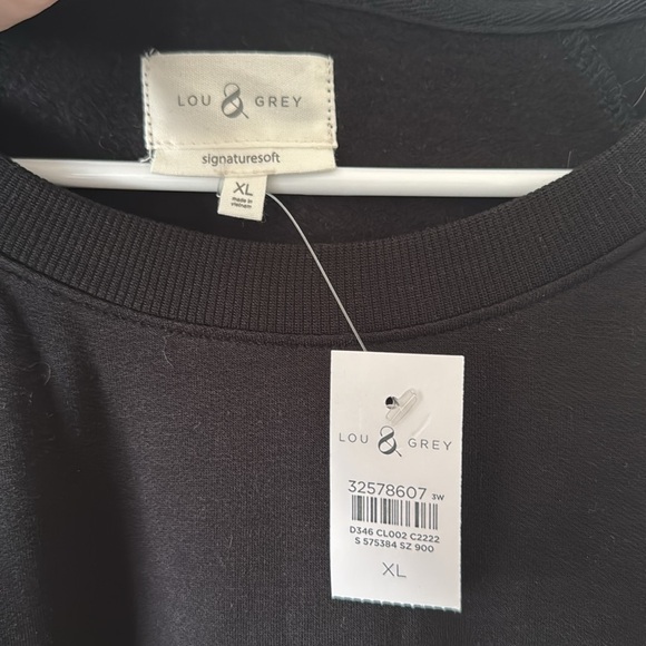 NWT Lou & Grey Heart Oversized Signaturesoft Sweatshirt - Picture 4 of 7